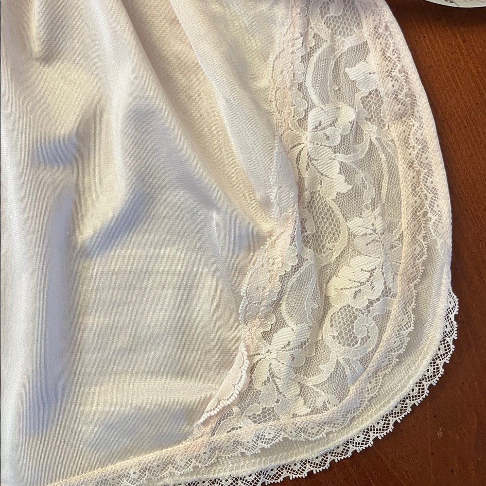💖Baby Pink Vintage Half Slip💖 - Picture 3 of 7